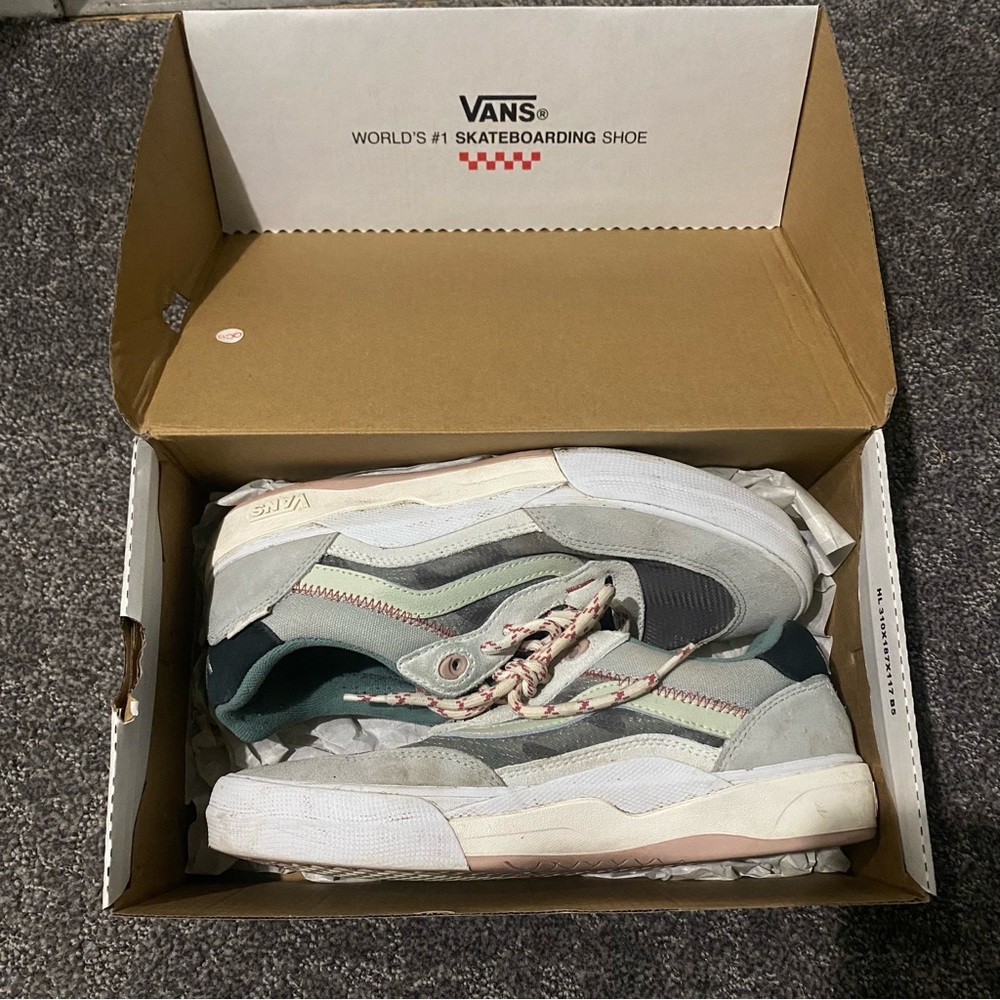 Vans Wayvee Shoe in Gray/Multi